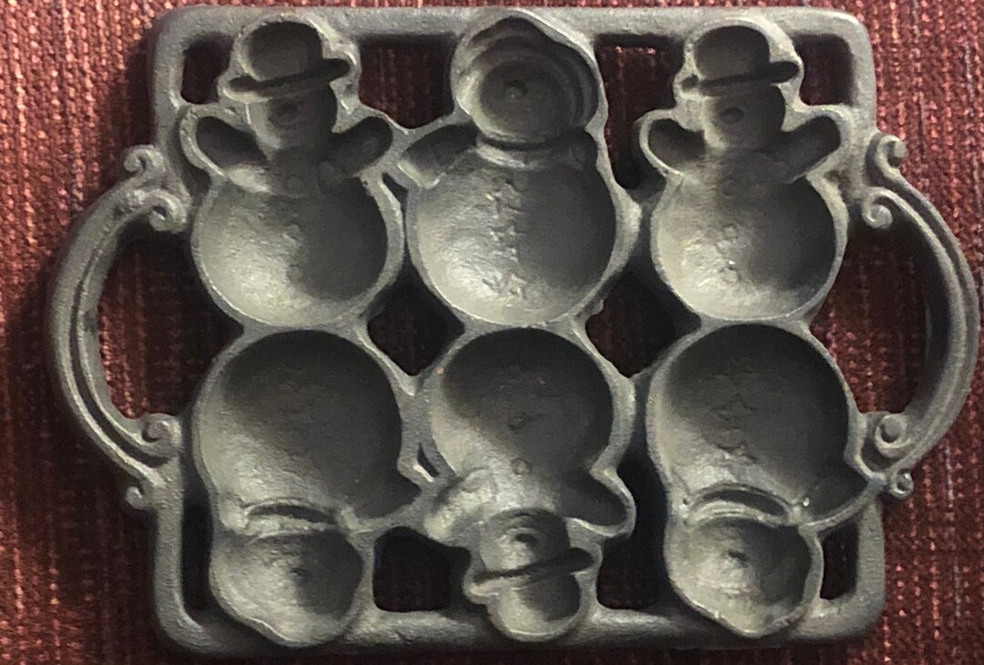 Vintage Cast Iron Snowman Mold Holiday Baking Pan Muffin Cake Brownies ...