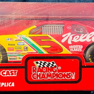 Racing Champions Jeff Gordon 1995 #24 DuPont 1:24 Scale Diecast Car Sealed Box