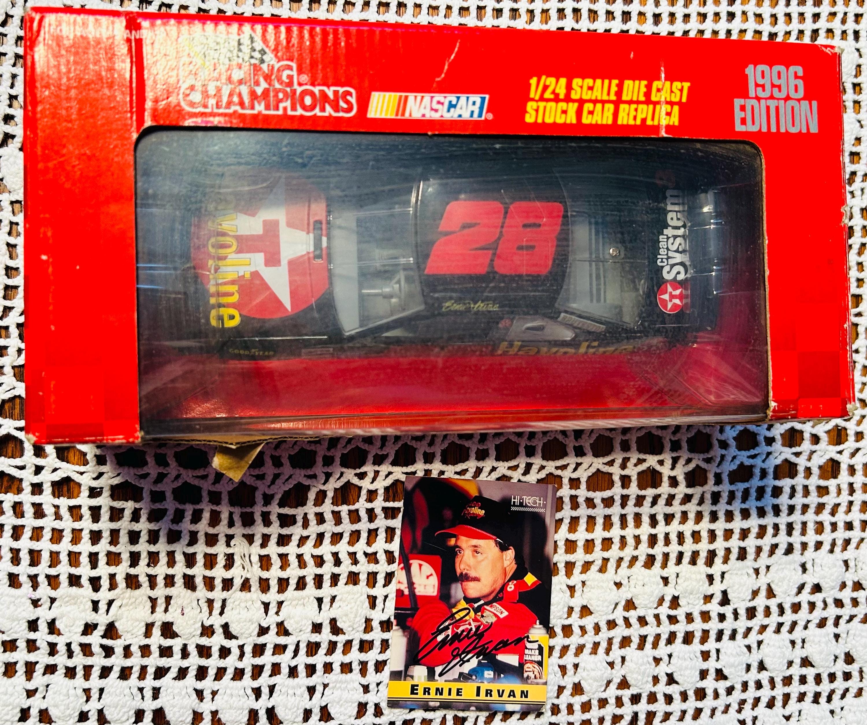Racing Champions Jeff Gordon 1995 #24 Dupont 1:24 Scale Diecast