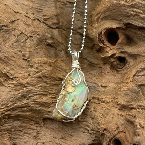 Collana con ciondolo in opale etiope naturale – Gioielli con pietre preziose grezze (1-2 cm)