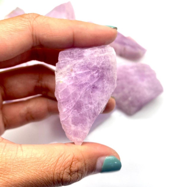 Natural Rough Kunzite Crystals from Pakistan 100% Natural Pink Kunzite Raw for Healing