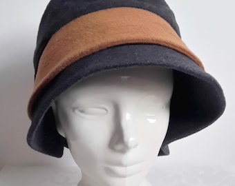 Stylish Kokin New York, Vintage Hat - 80s Designer Made Creative Felt Cloche - Bonnet SMALL.  20s 30s Style