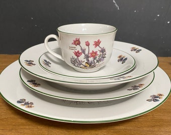 Royal Cuthbertson Florabunda 5 piece place setting