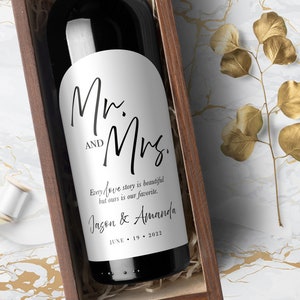 Mr & Mrs Wine Bottle Labels for Wedding, Wedding Wine Bottle Labels for The Bride and Groom 6943 Arch WHT w/ BLK Text