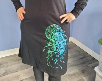 Erde, Kleidung, Mode, Design, Bambus, Hoodie-Kleid, mit dem Kunstwerk JELLYFISH von PachenaClothing, hergestellt in Kanada,