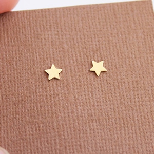 14k Solid Yellow Gold, Plain Star Screwback Earrings, Baby Girls Children Earrings
