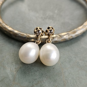 9k solid gold pearl dangle earrings,diamond pearl drop earrings,vintage pearl earrings,anniversary gift for wife