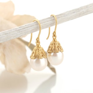 14k solid gold pearl earrings,vintage look pearl earrings,yellow gold dangle pearl earrings,anniversary gift for wife
