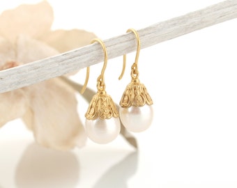 14k solid gold pearl earrings,vintage look pearl earrings,yellow gold dangle pearl earrings,anniversary gift for wife