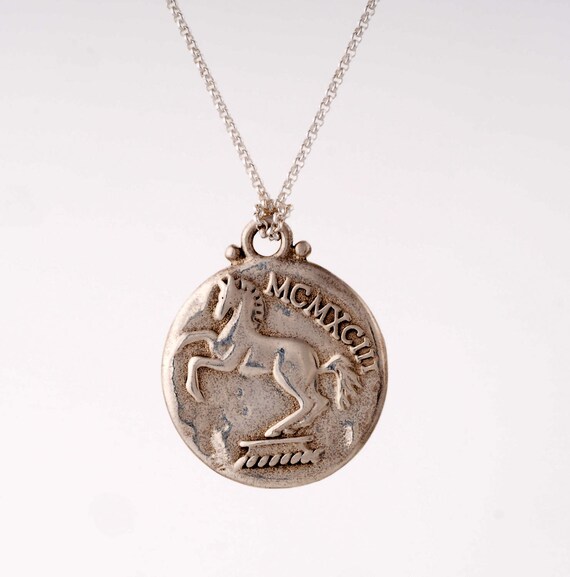 Engraved Round Pendant Necklace925 Sterling Silver Horse - Mens Round Pendant Necklace Silver Engraved Round Pendant Necklace925 Sterling Silver Horse - Mens Round Pendant Necklace Silver
