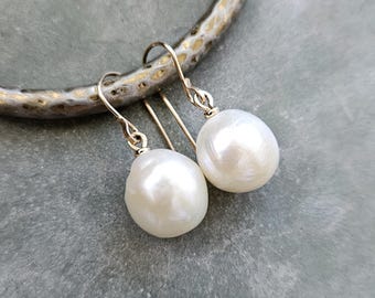 14k solid gold edison pearl earrings,baroque pearl earrings,solid gold earrings,14k pearl drop earrings