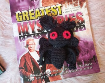 Mothman amigurumi | Mottenmann-| cryptid plushie | cuddley cryptid | Auf Bestellung gefertigt