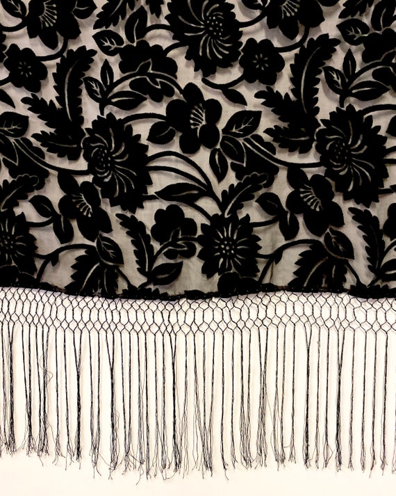 1920's European Cut Silk Velvet Shawl
