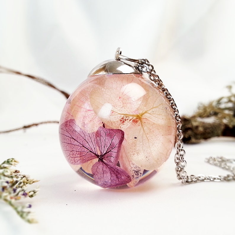 Botanical jewelry resin globe Nature Jewelry Pink and Purple real hydrangea flower pendant Terrarium Necklace