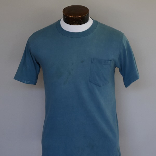 Vintage 60s azul camiseta de bolsillo para hombre, camiseta en blanco Towncraft de la década de 1960, ropa de trabajo desgastada, tamaño pequeño a mediano