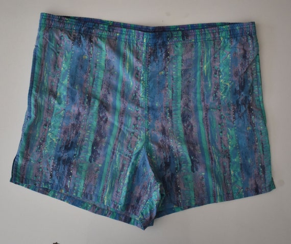 Medium swim trunks waist size 2025