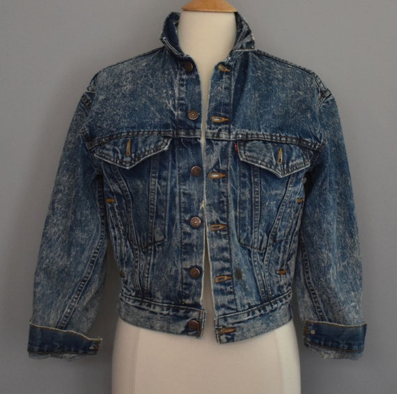 Acid wash shop jean jacket 80s
