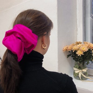 Oversized Fuchsia Silk Scrunchie Baby Pink Bun Holder, Retro Style Pink Scrunchie, Women Hair Accessories, Pink Bow Scrunchie Hairstyle.