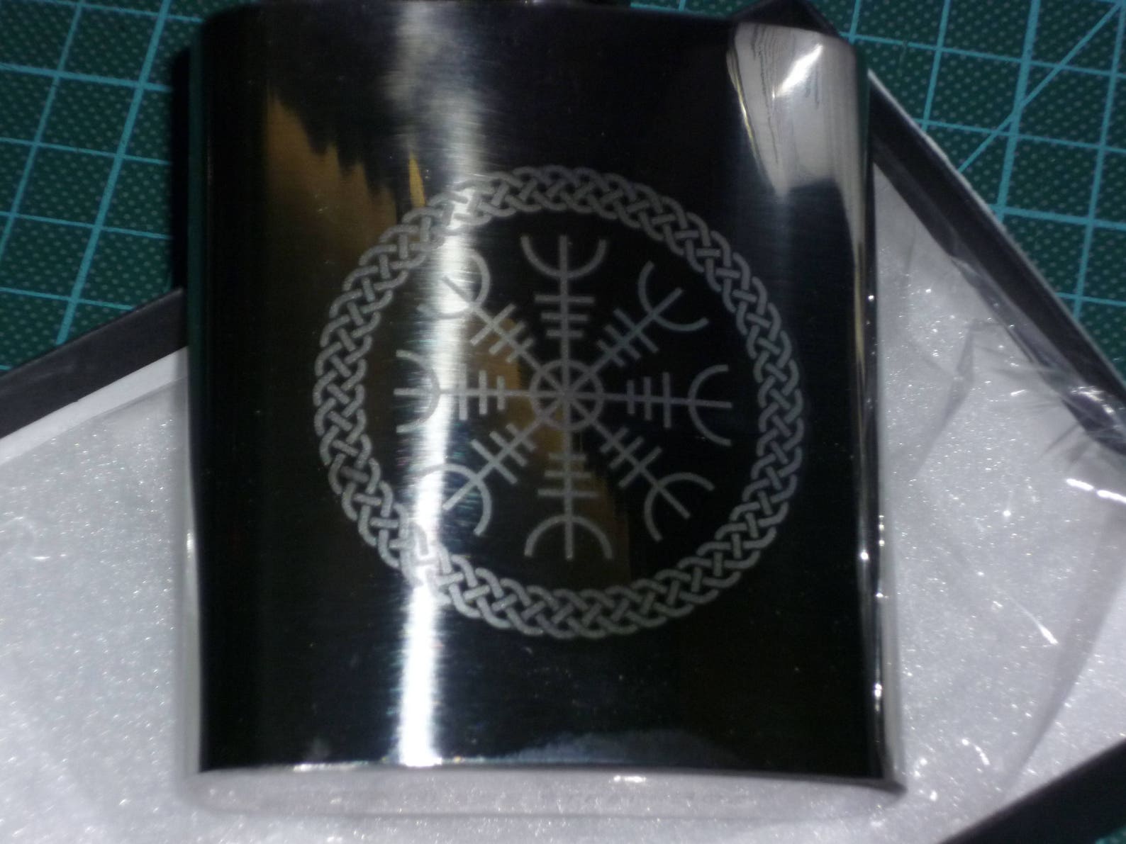 Helm of Awe Hip Flask Aegishjàlmr Hip Flask Engraved Hip Etsy