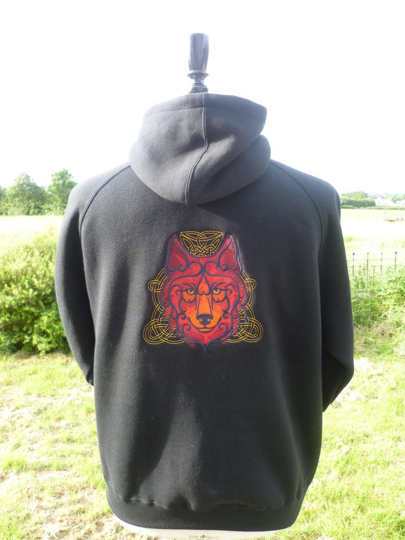Wolf Hoodie Wolf Zip up Hoodie Wolf Pullover bestickte | Etsy Arrive Kapuzenpullover mit bestickter Rückseite Schwarz