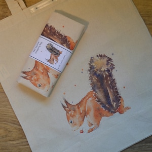 Scottish Wildlife Tote Bags - Highland Cow, Red Squirrel, Stag, Baby Bunny. Over the shoulder handles and wide bottom.