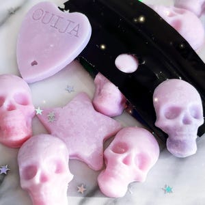 Mini skull wax melts - all natural Soy wax melts - home fragrance - for wax warmers - candle gifts - highly scented - spooky wax melts