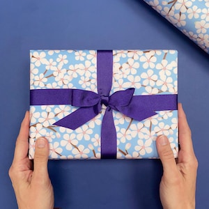 Set di carta da regalo di lusso con fiori di ciliegio - Carta da regalo riciclabile, floreale, giapponese, carta da regalo, etichette regalo