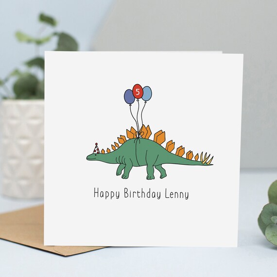 biglietto di auguri di compleanno vettoriale con un dinosauro 4988312 Arte vettoriale a Vecteezy