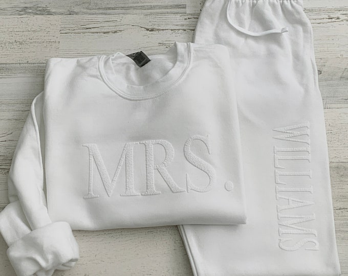 Mr and Mrs Sweatshirts, Bridal Shower Gifts, Mrs Custom Wedding Gift, Joggers Couples, Honeymoon Outfit, Embossed Mr and Mrs Tracksuit,
