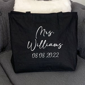 Mrs. Last Name Tote Bag, Bridal Tote Bag, Gift for Bride, Bachelorette Gifts, Bride Beach Bag, Honeymoon Tote Bag, Bride Tote Bags