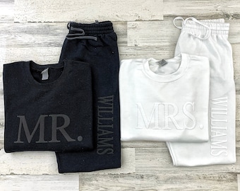 Embossed Mr and Mrs Sweatshirts, Bridal Shower Gifts, Joggers Couples , Embossed Honeymoon Sets, Mr and Mrs Sweatshirts, Bride Gift Set,