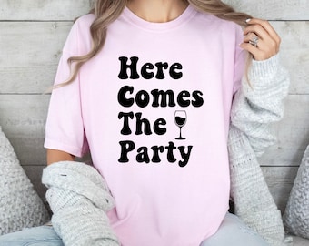 Hier kommt das Party-Shirt, Bachelorette Party Shirts, Brautparty-Shirt, Komfortfarben, Braut-Shirt, Bachelorette passendes Shirt,