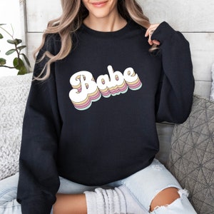 Babe Sweatshirt, Zukunft Frau Pullover, Brautjungfer Vorschlag, Braut Sweatshirt, Braut Geschenk, Brautdusche Geschenk, Braut Sweatshirt Braut Rundhalsausschnitt