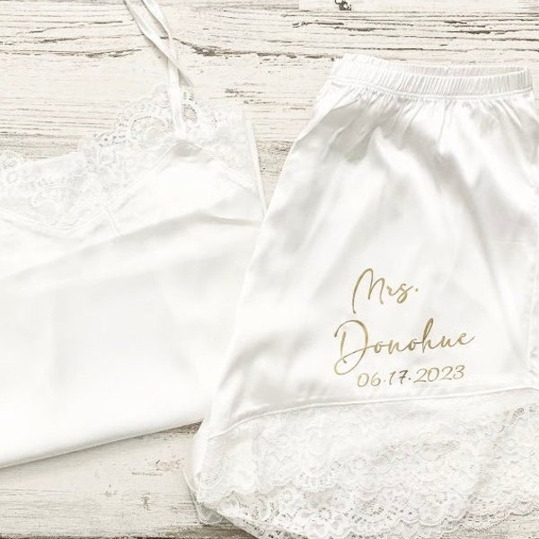 Lace Bridal Outfit, Mrs. Pjs, Honeymoon Outfit, Bride Gift, Lace Pajamas, Mrs. Gift, Bridesmaid Gift, Lace Bride Pajamas, Bride Pjs,