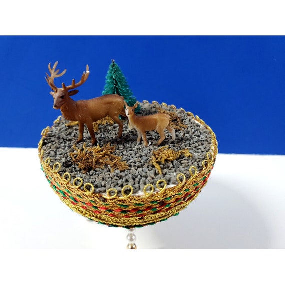 Vintage Handmade Kitsch Deer Reindeer Diorama Christmas Figurine Scene