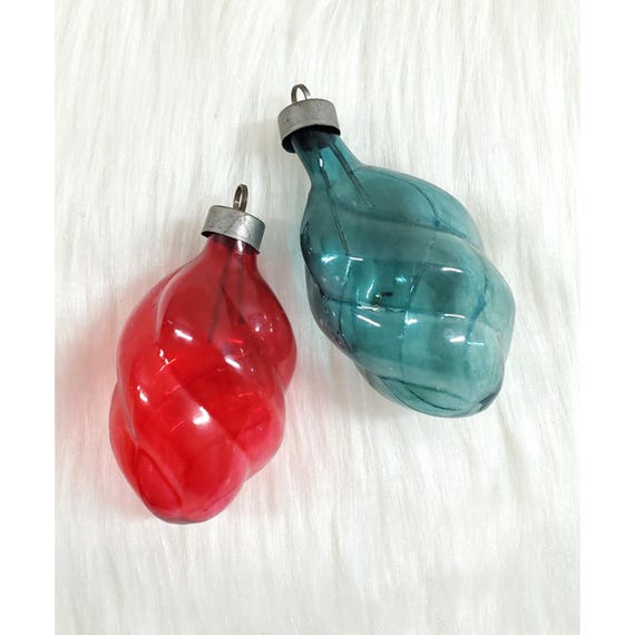 2 Vintage WWII Premier Unsilvered Swirl Twist Glass Feather Christmas Ornaments