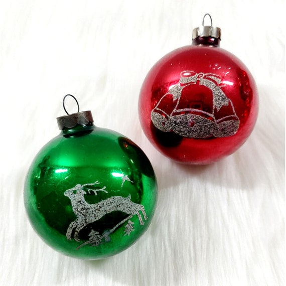 2 Vintage Mica Stencil Reindeer Bell Green Red Glass Ball Christmas Ornament USA