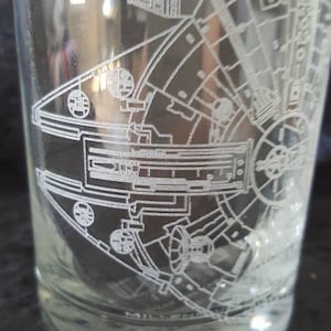 Star Wars - Millennium Falcon - Laser Etched Rocks Glass