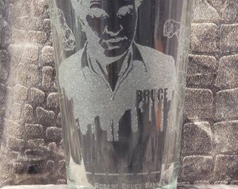 Avengers - Bruce Banner / The Hulk - Laser Etched Pint Glass