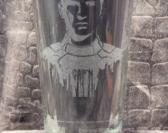 Vengadores - Steve Rogers / Capitán América - Laser Etched Pint Glass