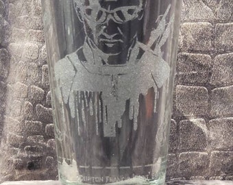 Avengers - Hawkeye / Agent Barton - Laser Geätztes Pint Glas