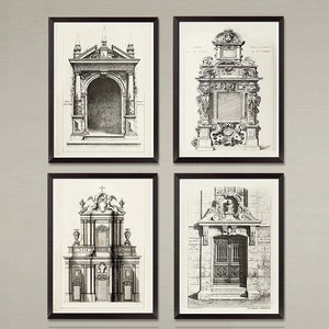 Puede incluir: Conjunto de cuatro estampas arquitect&oacute;nicas en blanco y negro que presentan dibujos detallados de puertas y arcos ornamentados. Las estampas est&aacute;n enmarcadas en marcos negros y se exhiben en una pared gris claro.