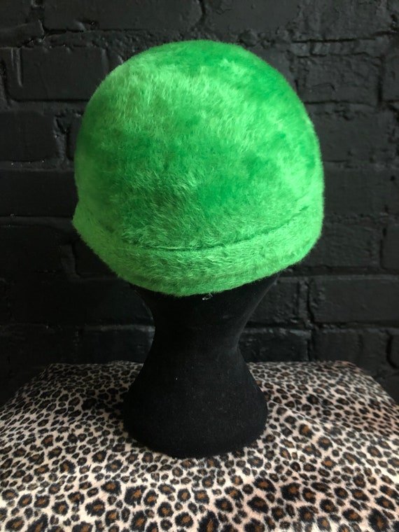 Vintage Elsa Schiaparelli Hat - Bright Green Fuzz… - image 5