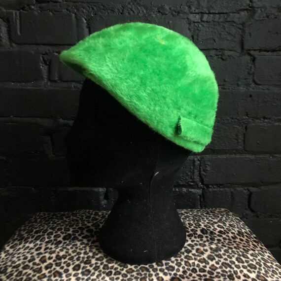 Vintage Elsa Schiaparelli Hat - Bright Green Fuzz… - image 6
