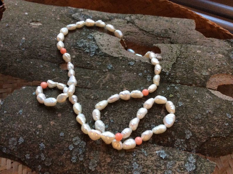 Fresh Water Pearl /& Coral Necklace Gold clasp 375