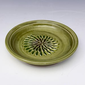 Rallador de cerámica hecho a mano para ajo, jengibre y más – Verde