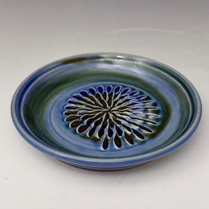 Rallador de cerámica hecho a mano para ajo, jengibre y más – Azul