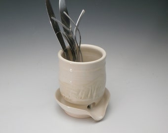 Ceramic Utensil Holder & Sponge Drainer – Handmade Kitchen Sink Organizer (Cream)