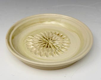 Handmade Ceramic Grater Dish for Garlic, Ginger & More – Cream