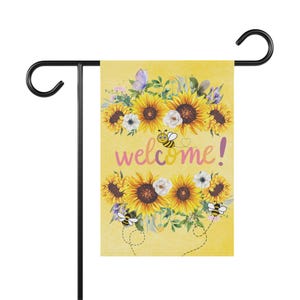Garden Banner, Welcome Garden Flag, Sunflower House Flag, Outdoor Home Décor, Bee Yard Sign, Sunflower and Bee Flag